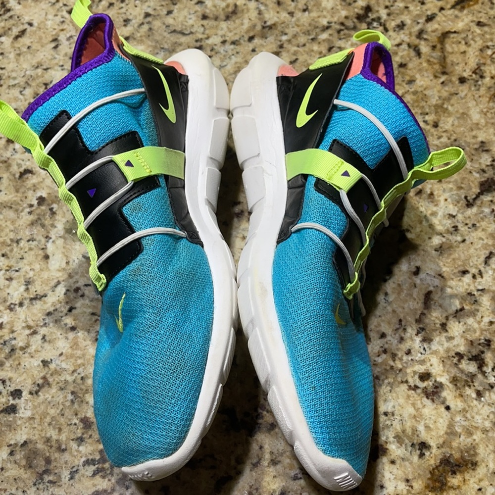 Nike - Picture 3 of 10